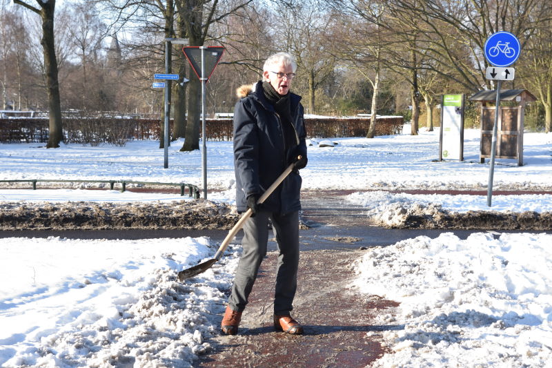 Jan van de Kolk maakt Verkeersweg sneeuwvrij Anders in sneeuw 786hardewrijk 2021
